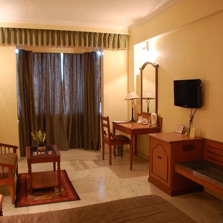 Hotel Royale Midtown Bhubaneswar Exterior foto